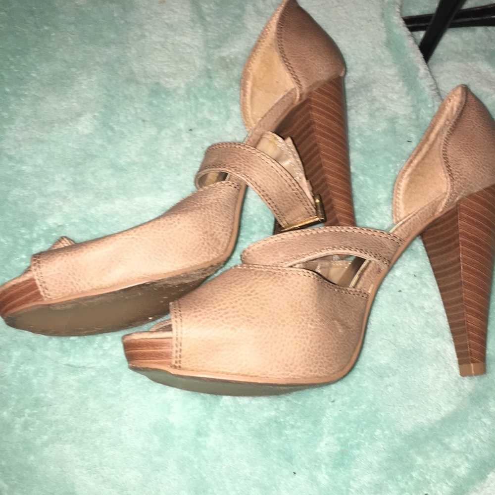 heels - Picture 2 of 2